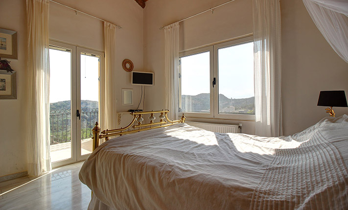 HOUSE WITH PRIVACY IN THE WILD CRETAN SCENERY