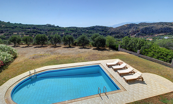 HOUSE WITH PRIVACY IN THE WILD CRETAN SCENERY