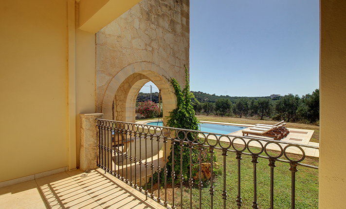 HOUSE WITH PRIVACY IN THE WILD CRETAN SCENERY