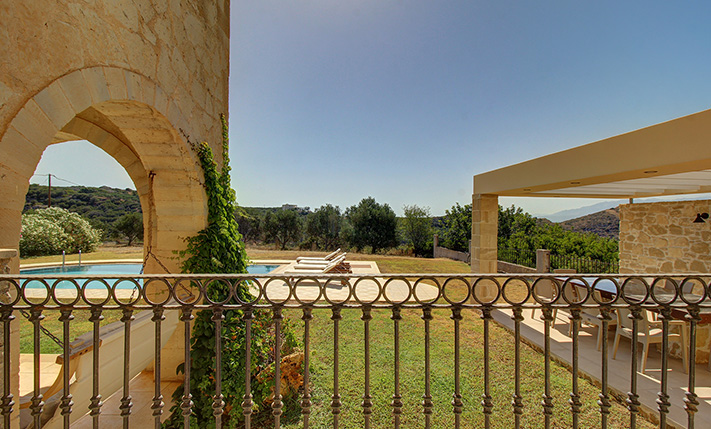 HOUSE WITH PRIVACY IN THE WILD CRETAN SCENERY