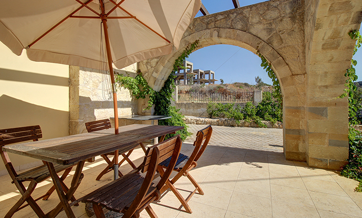 HOUSE WITH PRIVACY IN THE WILD CRETAN SCENERY