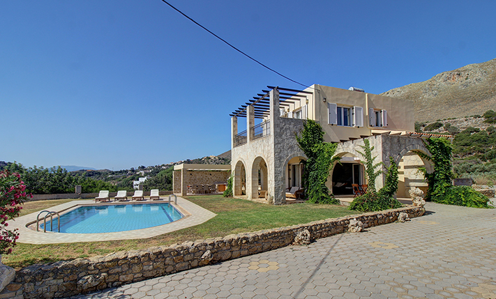 HOUSE WITH PRIVACY IN THE WILD CRETAN SCENERY