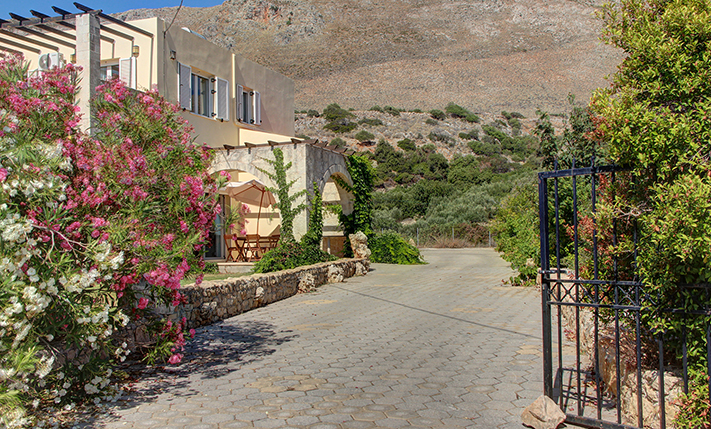 HOUSE WITH PRIVACY IN THE WILD CRETAN SCENERY