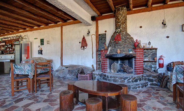 BUILDING SUITABLE FOR HOSTEL OR RESTAURANT