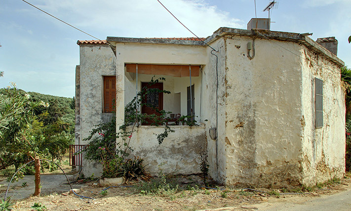 ON A LARGE PLOT, SUITABLE FOR DEVELOPMENT