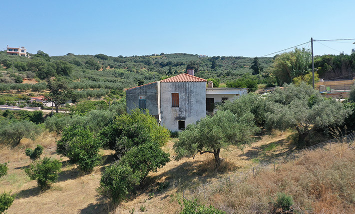 ON A LARGE PLOT, SUITABLE FOR DEVELOPMENT