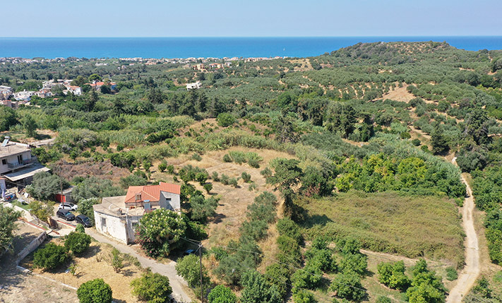 ON A LARGE PLOT, SUITABLE FOR DEVELOPMENT