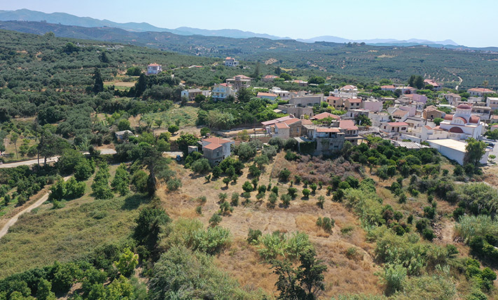 ON A LARGE PLOT, SUITABLE FOR DEVELOPMENT