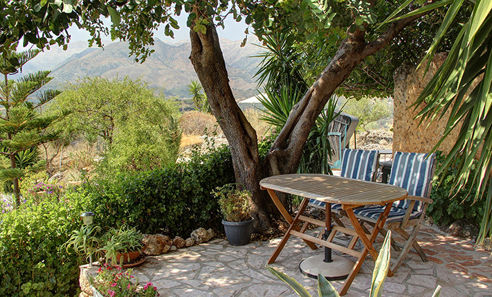 LUXURY PROPERTY ON A HILLTOP