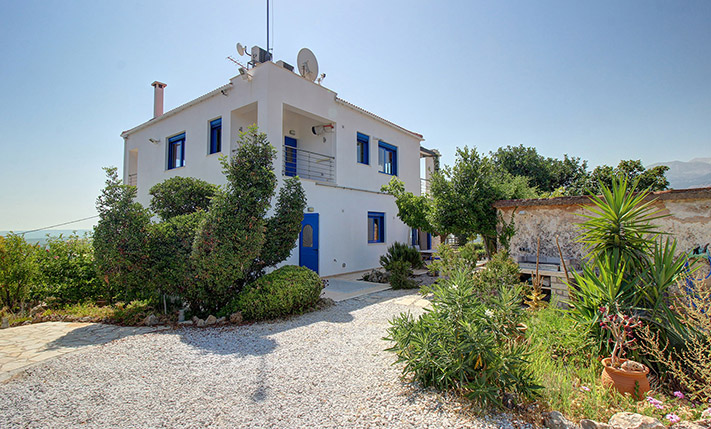 ΠΟΛΥΤΕΛΕΣ ΑΚΙΝΗΤΟ ΣΕ ΚΟΡΥΦΗ ΛΟΦΟΥ