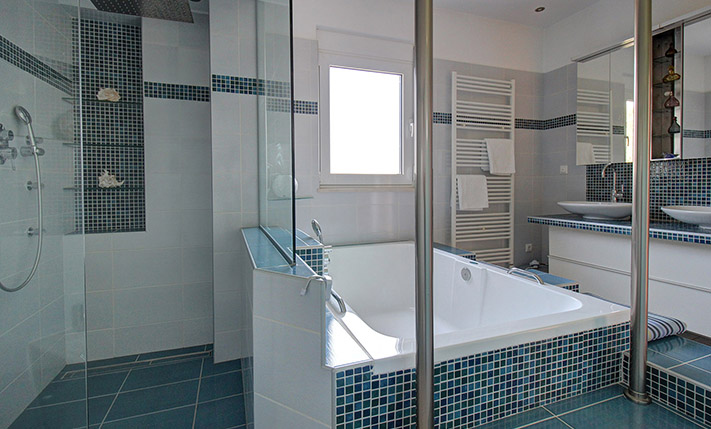 LUXURY PROPERTY ON A HILLTOP