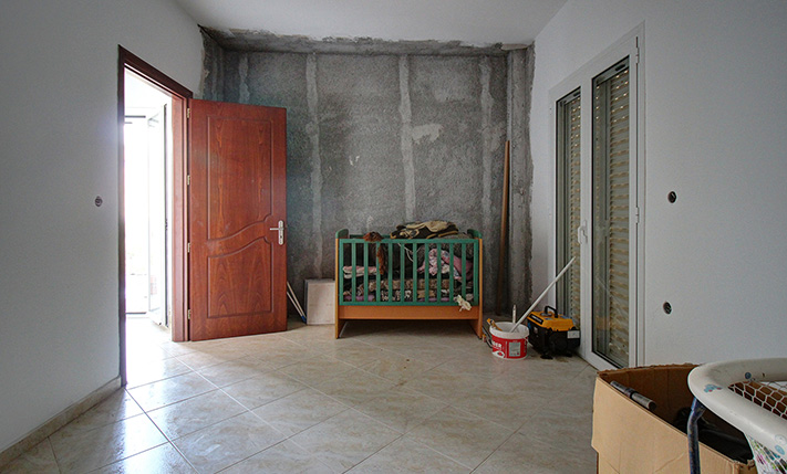 LARGE HOUSE WITH AN OLIVE GROVE NEAR THE BEACH