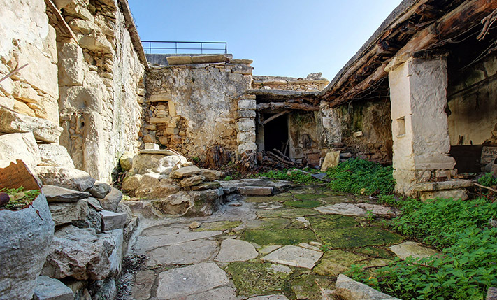 PRIVACY & ALSO NICE VIEWS FROM THE UPPER LEVEL