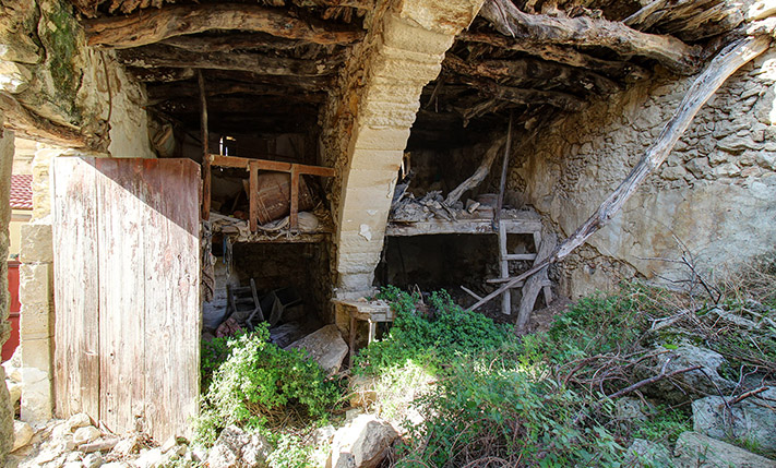 PRIVACY & ALSO NICE VIEWS FROM THE UPPER LEVEL