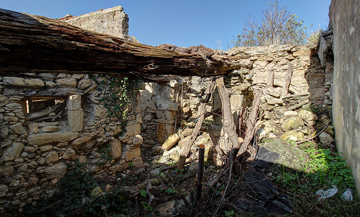 PRIVACY & ALSO NICE VIEWS FROM THE UPPER LEVEL