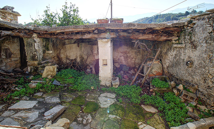 PRIVACY & ALSO NICE VIEWS FROM THE UPPER LEVEL