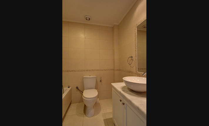 FIRST CLASS VIEWS BY THE BEACH