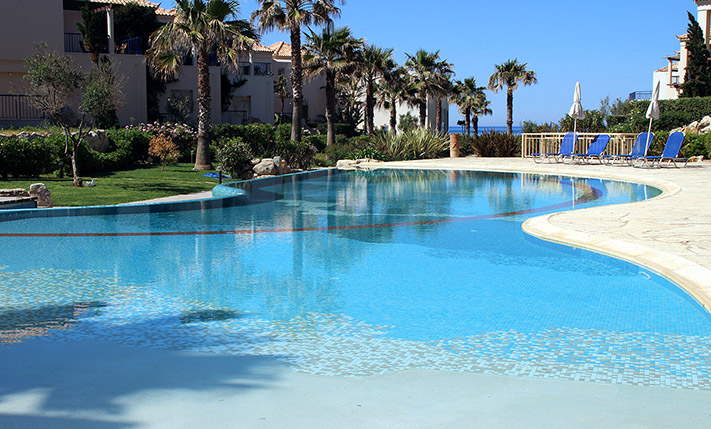 FIRST CLASS VIEWS BY THE BEACH