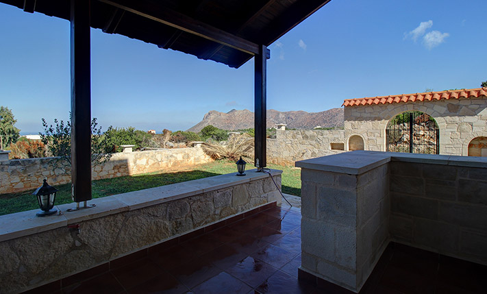 QUALITY DETACHED STONE HOUSE WITH SEA VIEWS