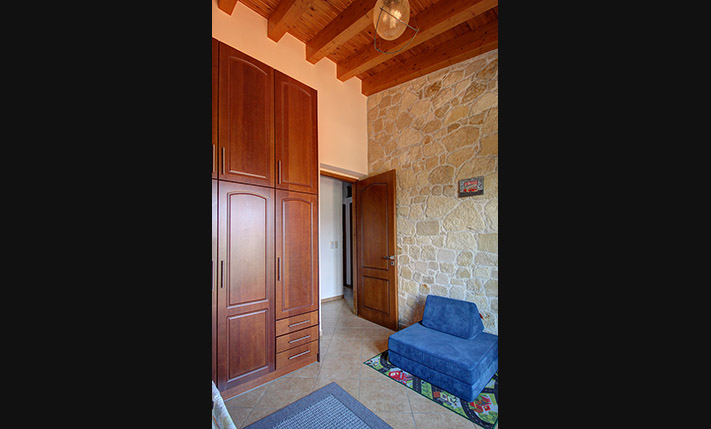 QUALITY DETACHED STONE HOUSE WITH SEA VIEWS