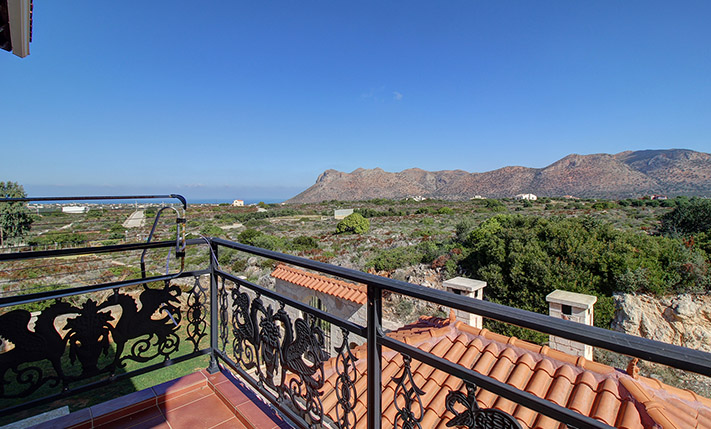 QUALITY DETACHED STONE HOUSE WITH SEA VIEWS