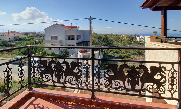 QUALITY DETACHED STONE HOUSE WITH SEA VIEWS