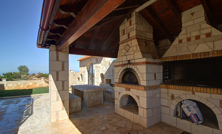 QUALITY DETACHED STONE HOUSE WITH SEA VIEWS