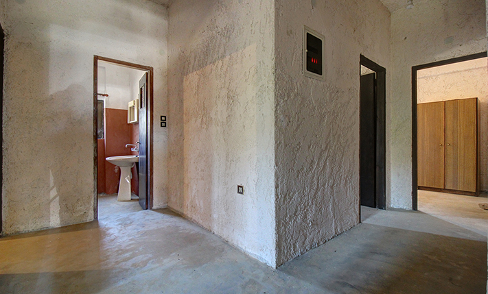 PROPERTY WHERE YOU MAY BUILD A SMALL COMPLEX