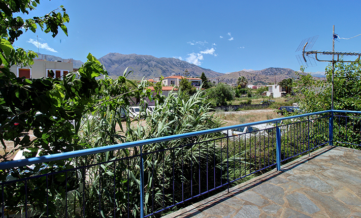 PROPERTY WHERE YOU MAY BUILD A SMALL COMPLEX