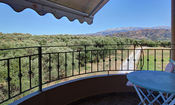 DETACHED HOUSE WITH VIEWS NEAR THE CITY