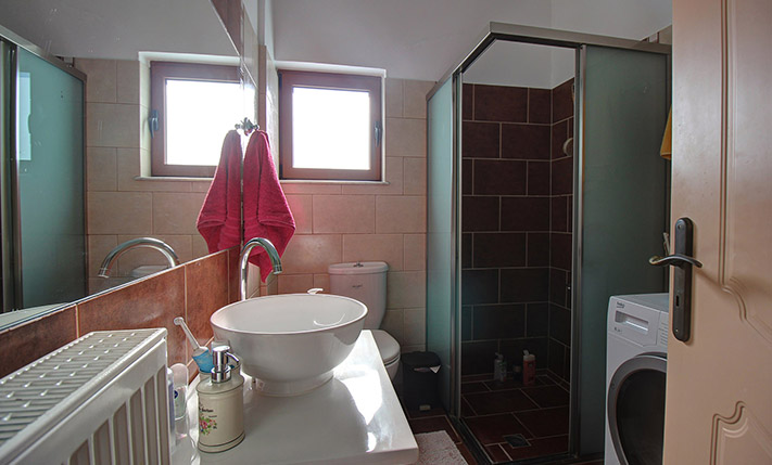 DETACHED HOUSE WITH VIEWS NEAR THE CITY