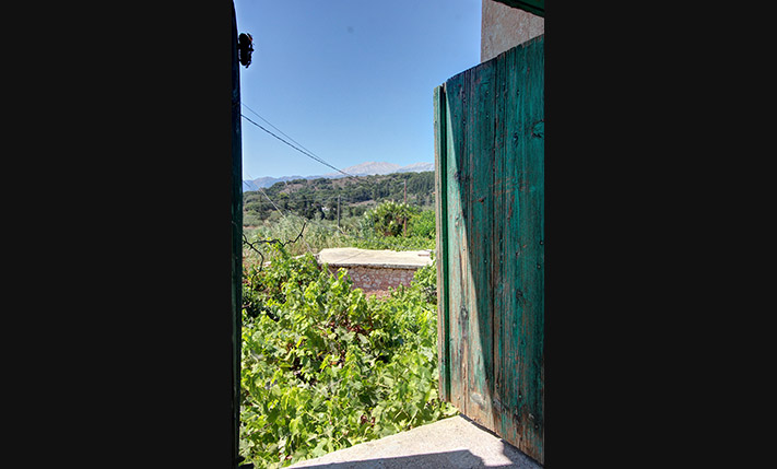 WITH GARDEN POTENTIAL & A SECLUDED COURTYARD