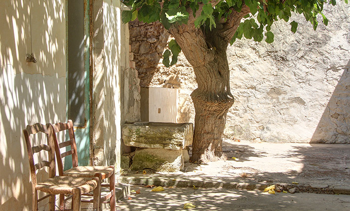 WITH GARDEN POTENTIAL & A SECLUDED COURTYARD