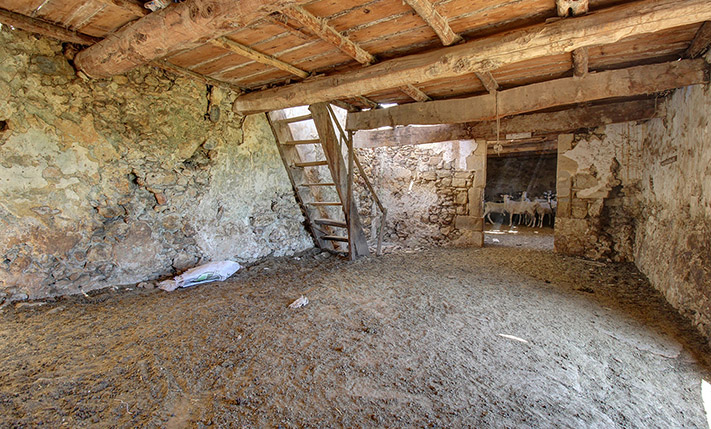 COMPLEX OF HOUSES FOR RESTORATION