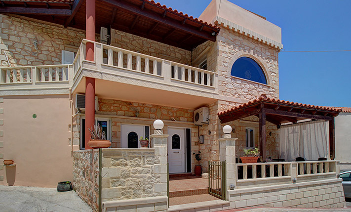 BUILDING OF 2 UNITS FOR IMMEDIATE TOURIST USE