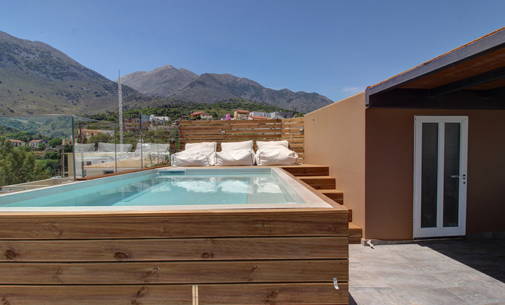 BUILDING OF 2 UNITS FOR IMMEDIATE TOURIST USE