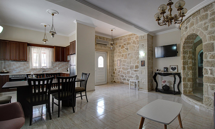 BUILDING OF 2 UNITS FOR IMMEDIATE TOURIST USE