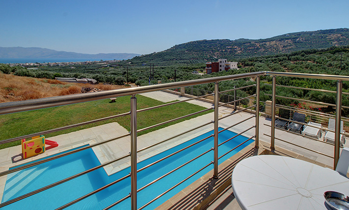 3 MAISONETTES WITH A POOL, GARDEN & SEA VIEWS