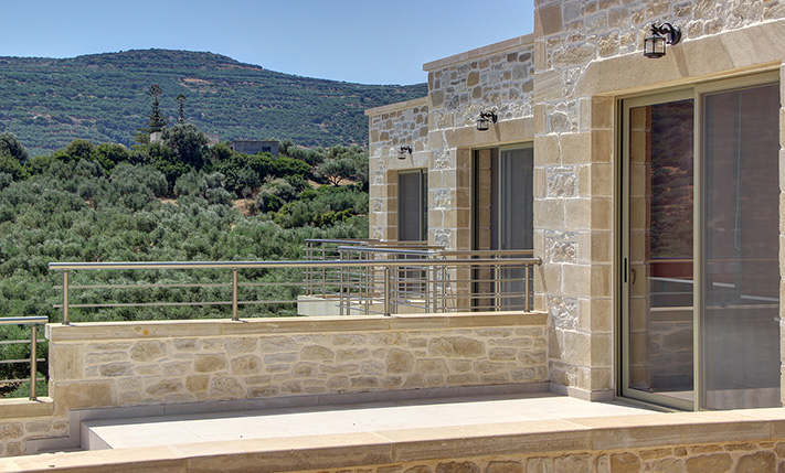 3 MAISONETTES WITH A POOL, GARDEN & SEA VIEWS