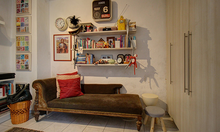 ARTIST'S HOUSE WITH A STRONG CHARACTER