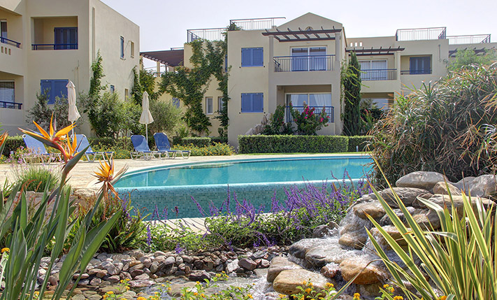 FUNCTIONAL WITH THE OPTION TO SPLIT INTO 2 APTS