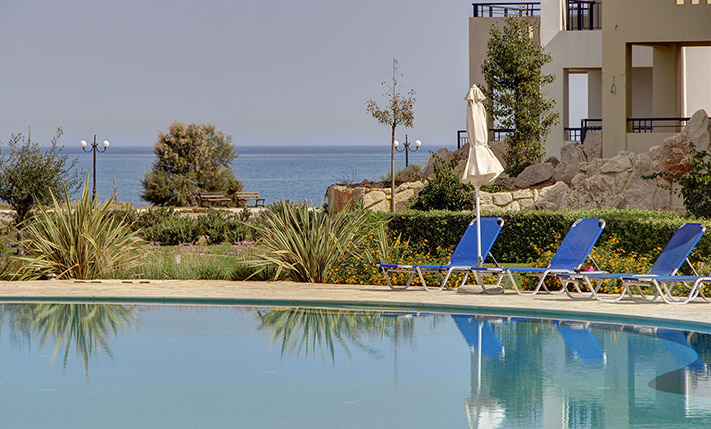 FUNCTIONAL WITH THE OPTION TO SPLIT INTO 2 APTS