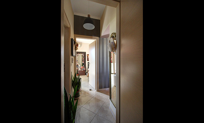 LARGE DETACHED HOUSE 10' FROM THE CITY CENTRE