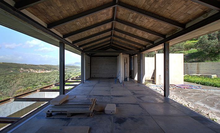 CONTEMPORARY BUILDING IN STUNNING LOCATION