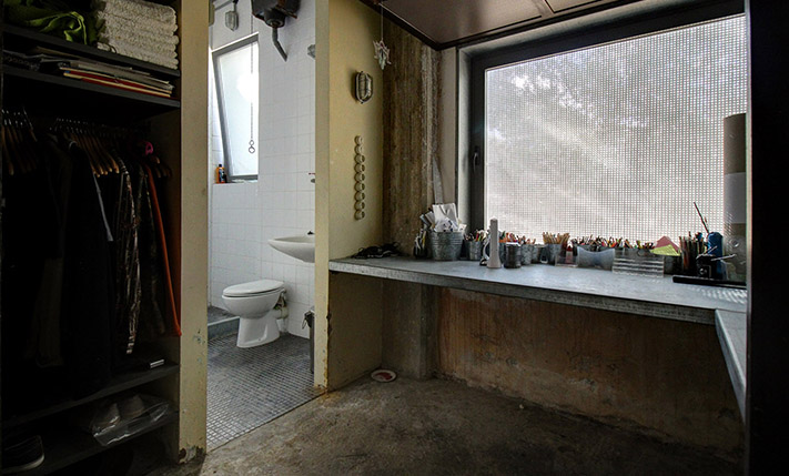 HISTORICAL OIL PRESS, PERFECT FOR LODGING