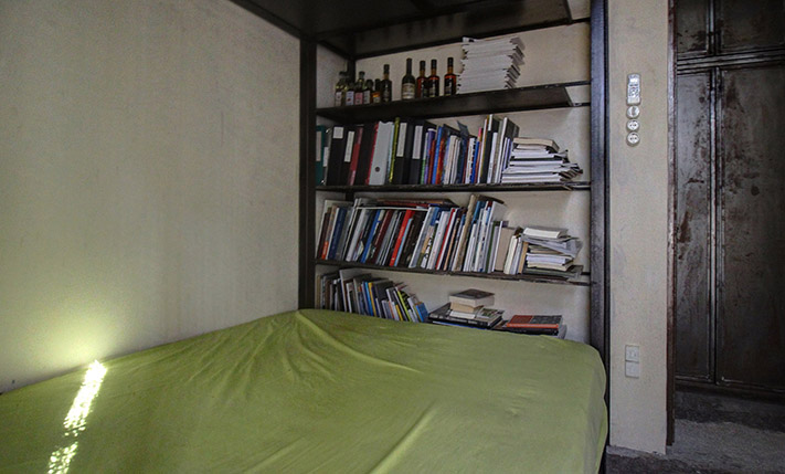 HISTORICAL OIL PRESS, PERFECT FOR LODGING