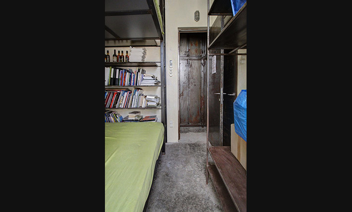 HISTORICAL OIL PRESS, PERFECT FOR LODGING