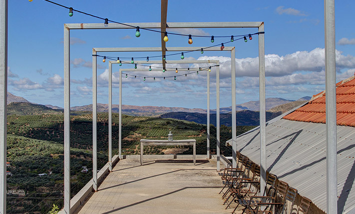 HISTORICAL OIL PRESS, PERFECT FOR LODGING