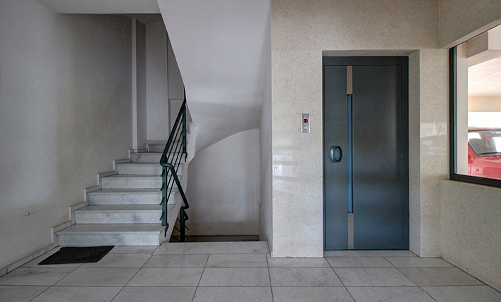 FAMILIENWOHNUNG IN EINEM GUTEN GEBÄUDE