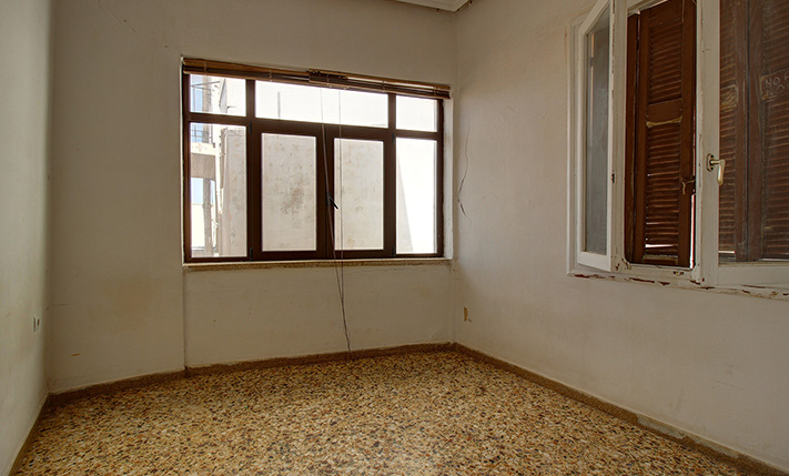 BUILDING OF 4 UNITS IN PRIME LOCATION